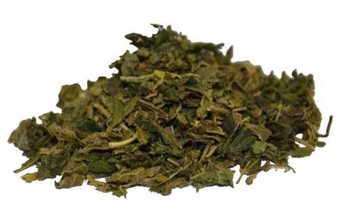 Brennnesselblätter geschnitten